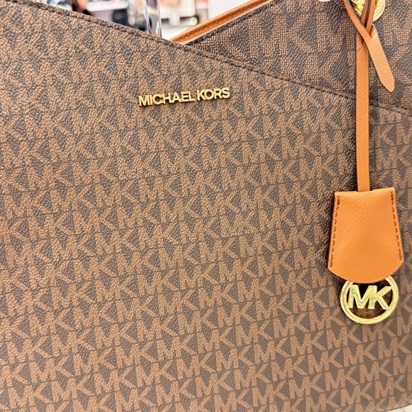 Michael Kors Jet Set Large Chain Shoulder Tote Bag